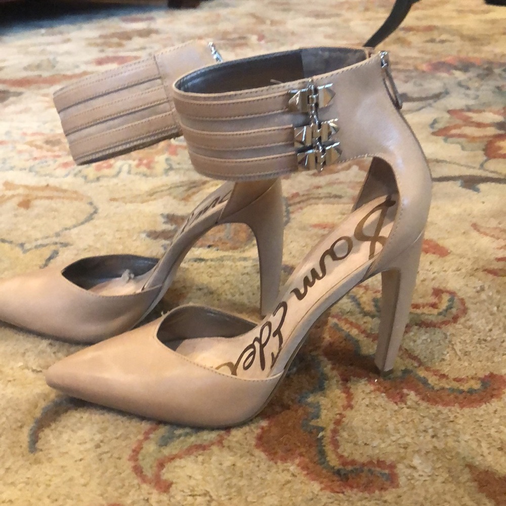 Sam Edelman Versatile Beige Pump With Unique Heel… - image 2